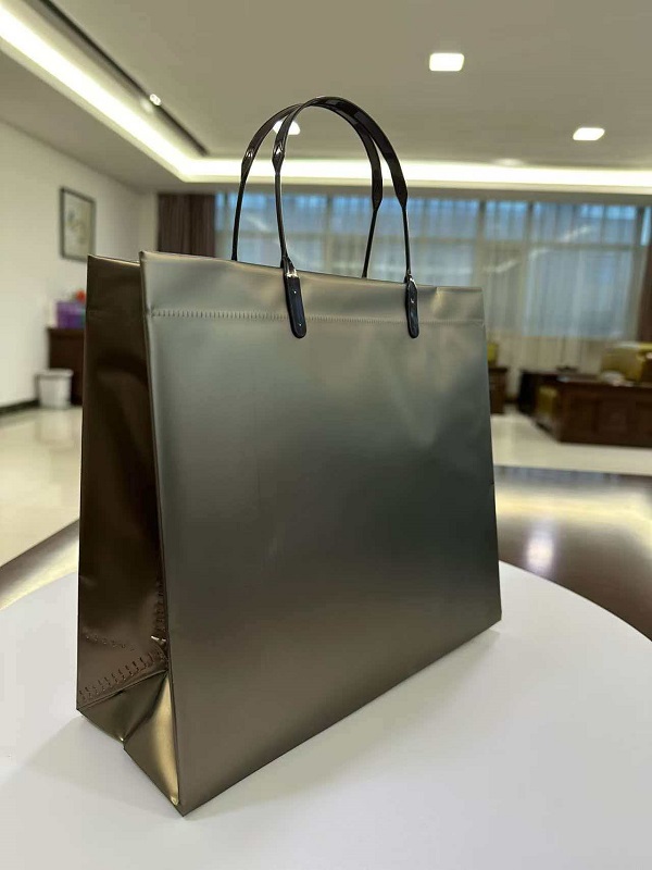 RGS PACKAGING bringt neue matte PP- und PP-laminierte Tragetasche auf den Markt